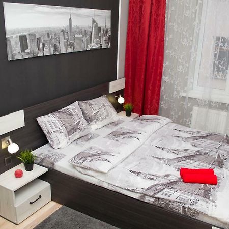 Modern Red Apartment Lviv Eksteriør bilde