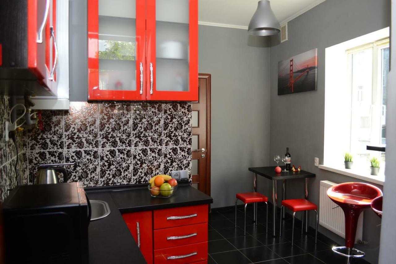 Modern Red Apartment Lviv Eksteriør bilde